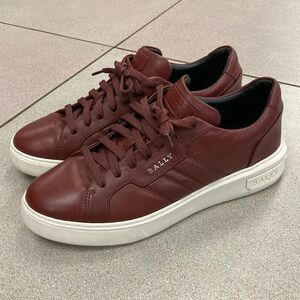 Bally “Maxim” sneakers size 11 US in burgundy.